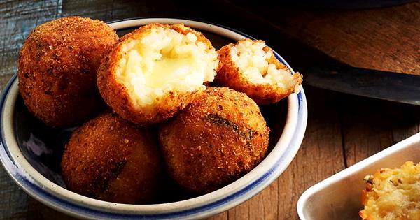 Arancini risotto. Crispy balls of goodness.